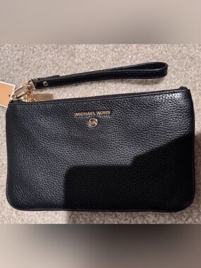 Michael Kors Jet Set Wristlet